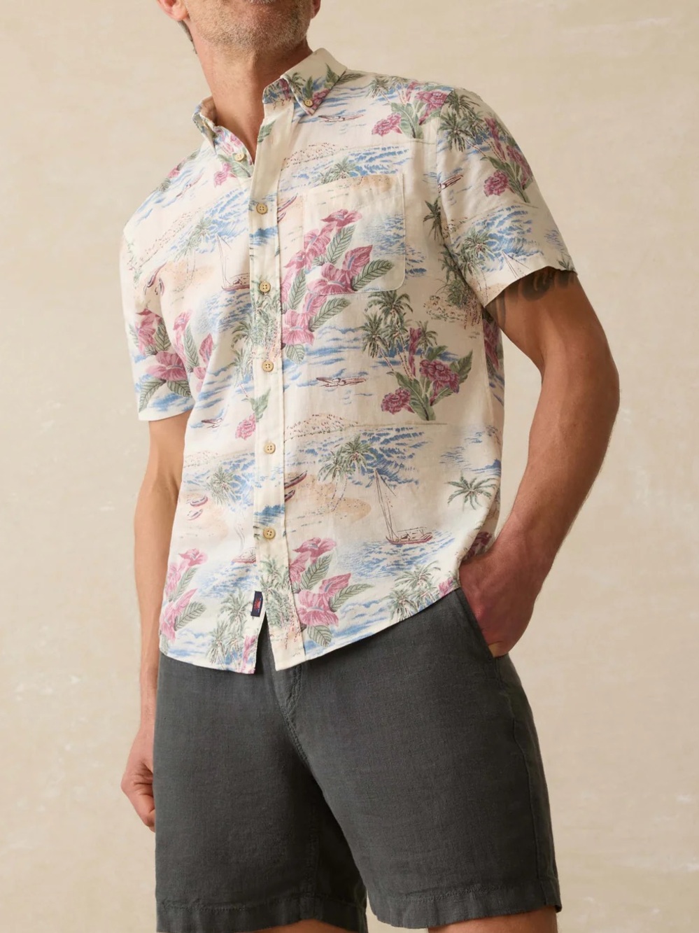 Faherty Short-Sleeve Breeze Shirt in Molokai Scenic Tropical Linen Blend